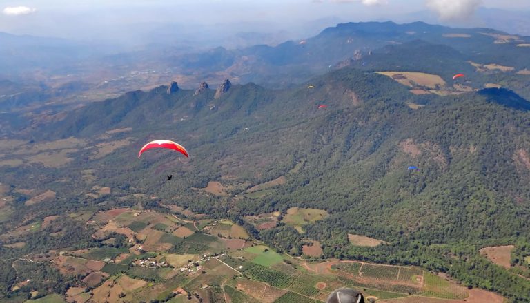 paragliding in mexico: les tres reyes